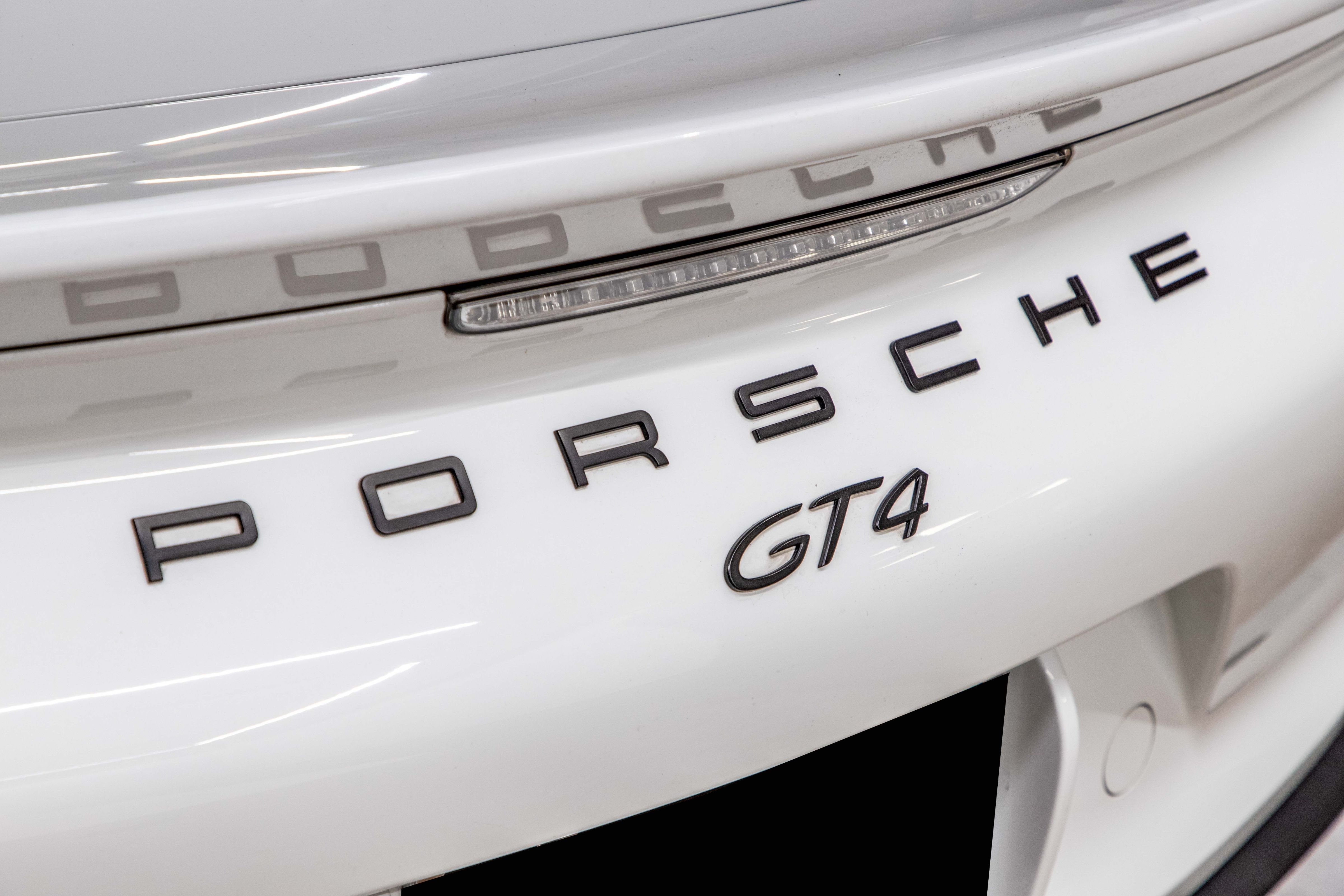  7k-Mile 2016 Porsche 981 Cayman GT4