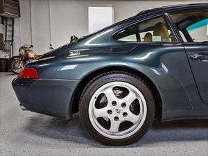 1995 Porsche 993 Carrera Coupe Tiptronic