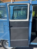 DT: 1975 Volkswagen Type 2 Kombi Bus