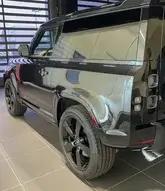  2023 Land Rover Defender 90 V8