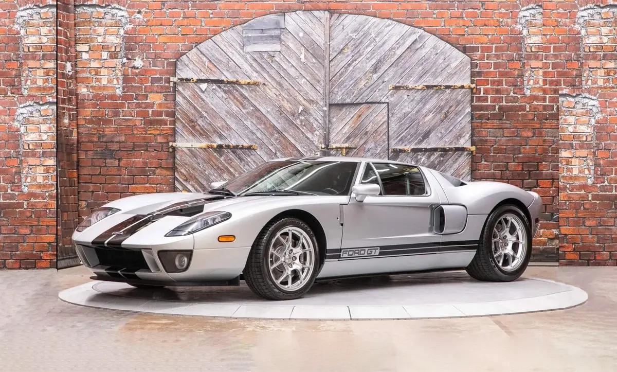 1,563-Mile 2005 Ford GT