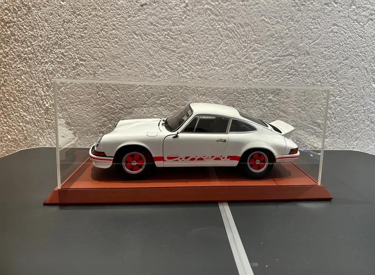 1973 Porsche 911 RS 1:8 Model