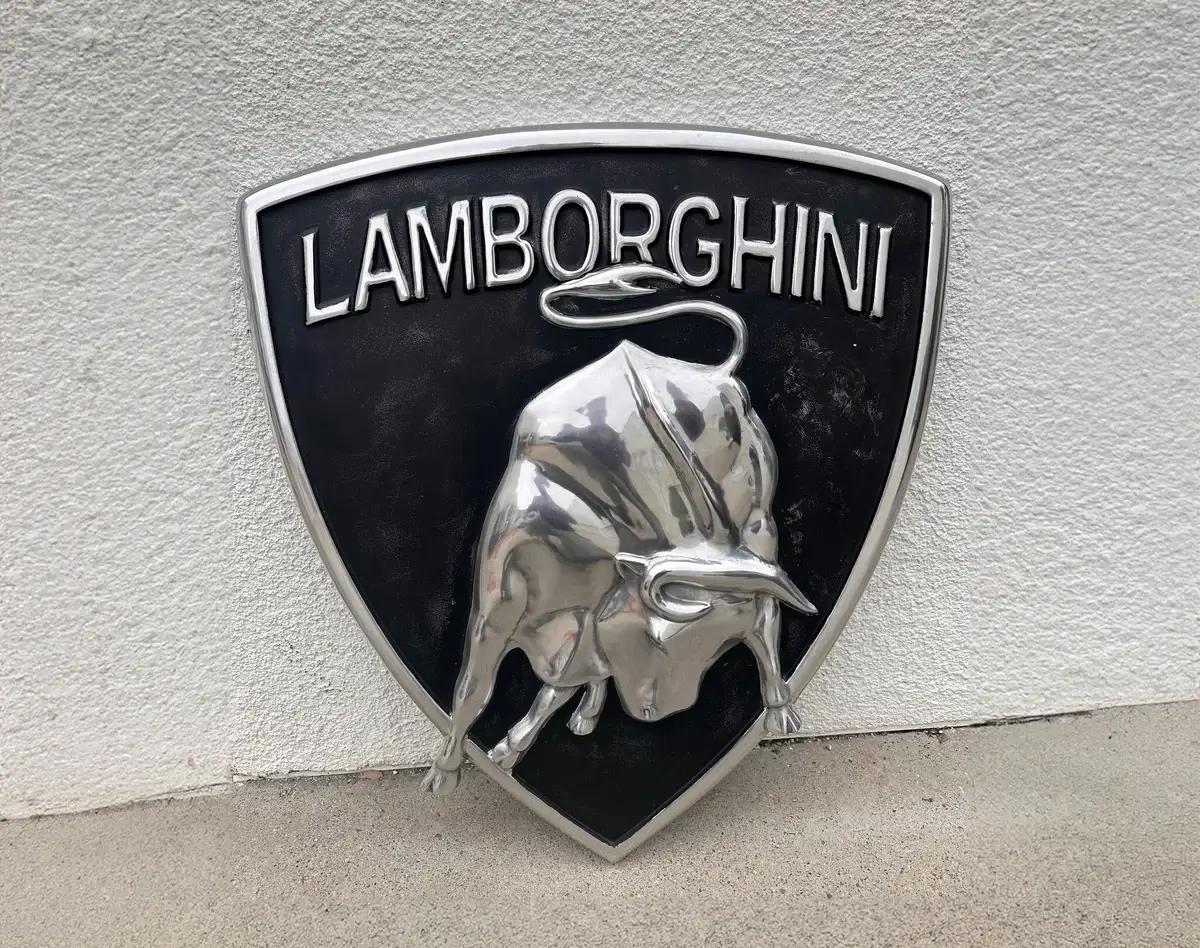 DT: Lamborghini Raging Bull Sign