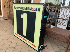 Double-Sided Mobil1 "Empfiehlt" Illuminated Sign