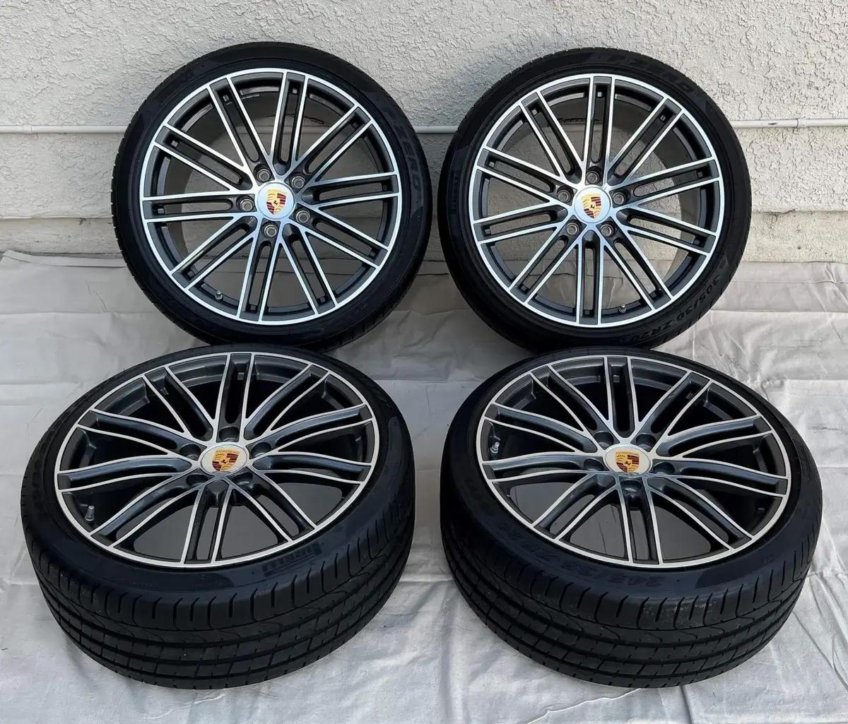 9" x 20" & 11.5" x 20" Porsche 991.2 Turbo S Wheels & Tires