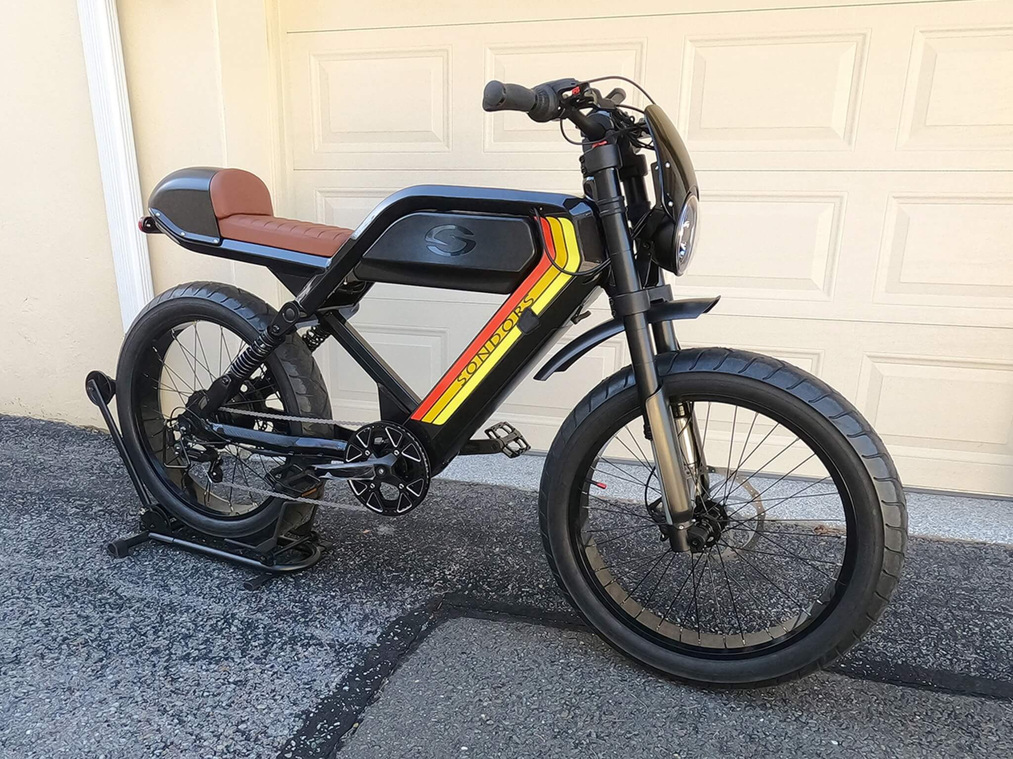  Sondors MadMods Cafe Motorcycle-inspired Electric Moped